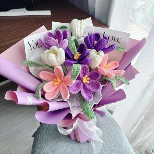 Bó Hoa Tulip Len Handmade Phong Cách & Ý Nghĩa 2 Bó Hoa Tulip Len Handmade Phong Cách & Ý Nghĩa